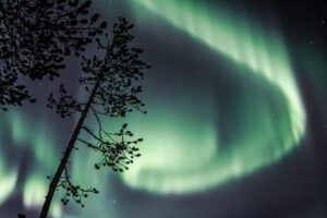 Aurora Hunting Photo Tour from Rovaniemi with Pickup - Stop 1 at Safartica: your first viewing window