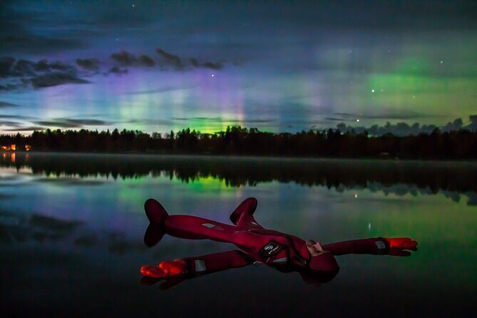 Aurora Ice Floating in Rovaniemi - The Frozen Lake Stop: Low Light, Ice Chunks, and Aurora Viewing