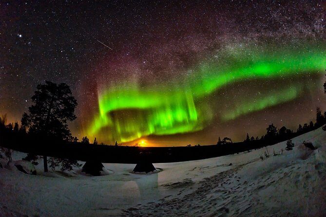 Auroras in Saariselkä – Northern Lights Photo Tour by Car and on Foot - Warm stops: food, hot drinks, and “small” comfort upgrades