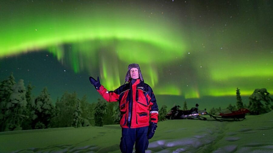 Auroras Northern Lights in Saariselka - The 5-Hour Game Plan: Waiting, Driving, Watching