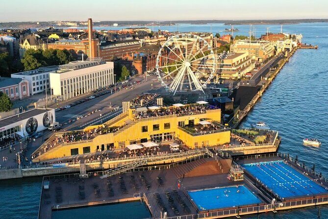 CITY Tour with Food Tasting in Helsinki - Senate Square and Helsinki Cathedral: the center of the story