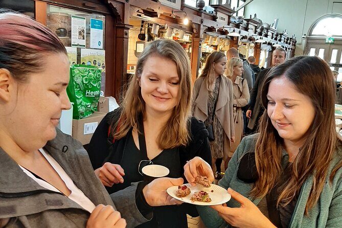 CITY Tour with Food Tasting in Helsinki - Where you start, where you end, and how the walking feels