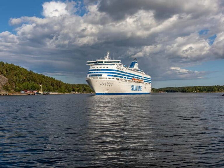From Helsinki: Overnight Cruise to Stockholm with Breakfast - Boarding at Olympia Terminal: Your First 45 Minutes Matter