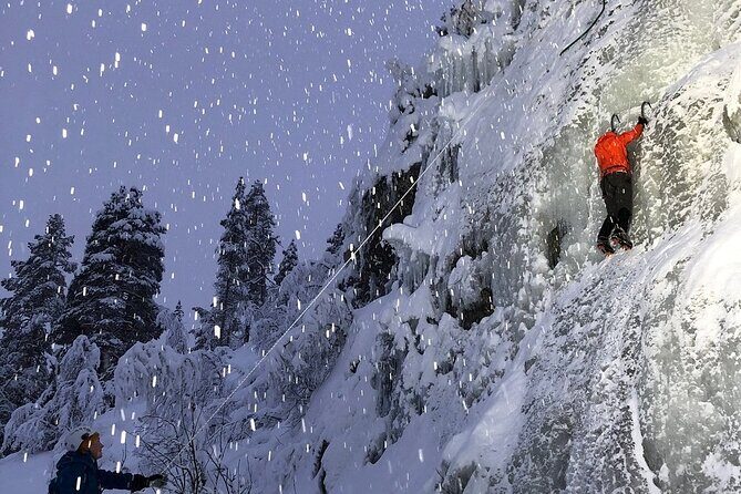 Guided Ice Climbing Activity in Pyhä - Bonfire breaks and hot berry drinks: why the warm-up is part of the sport