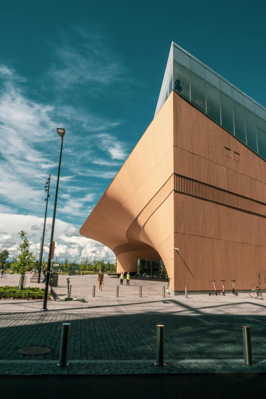 Helsinki: Architectural Highlights Guided Walking Tour - Oodi Central Library and the wave-shaped public space