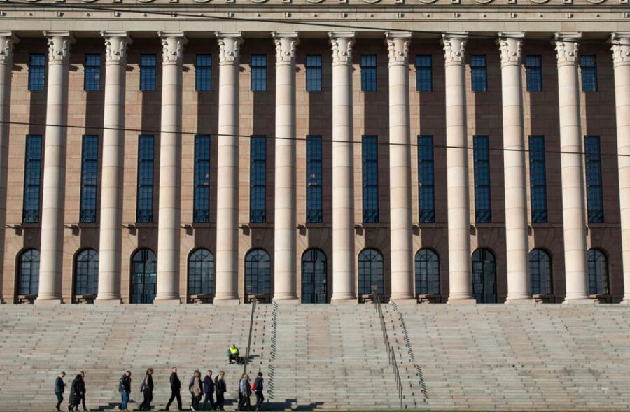 Helsinki: Architectural Highlights Guided Walking Tour - Amos Rex and Kamppi Chapel: art and quiet inside modern Helsinki