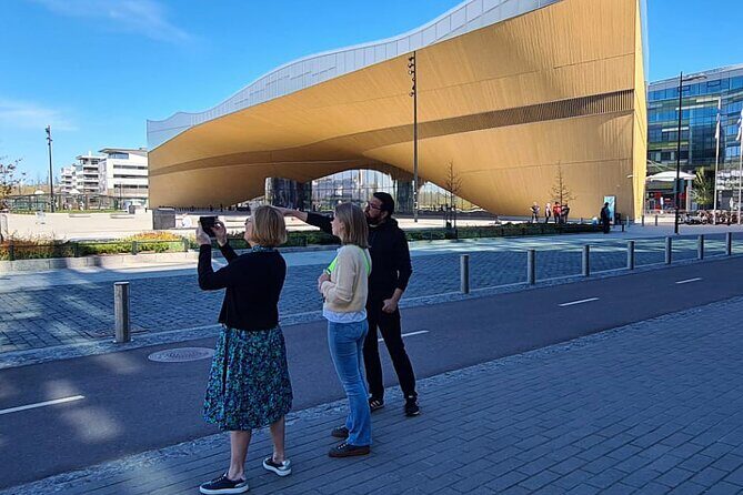 Helsinki architecture tour with a city planner - Esplanadi Park and Academic Bookstore: the human pace between landmarks