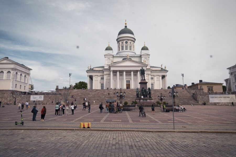 Helsinki: Bus Tour with Audio Guide - The 105-minute route: from Senate Square to Oodi and beyond