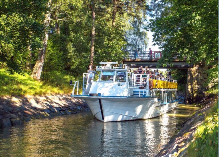 Helsinki by Bus and Boat 24-Hour Combo Ticket - Senate Square to the Sea: How the Hop-On Hop-Off Bus Works