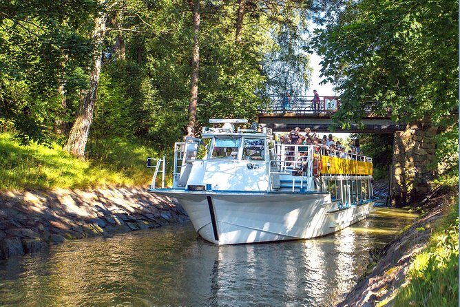 Helsinki Canal Cruise - Hearing the story: what to do when wind and loudspeakers fight you