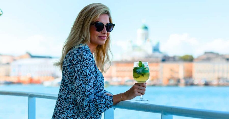 Helsinki: Evening Archipelago Cruise - Leaving the City Behind: Shoreline, Neighborhoods, and That Island Life