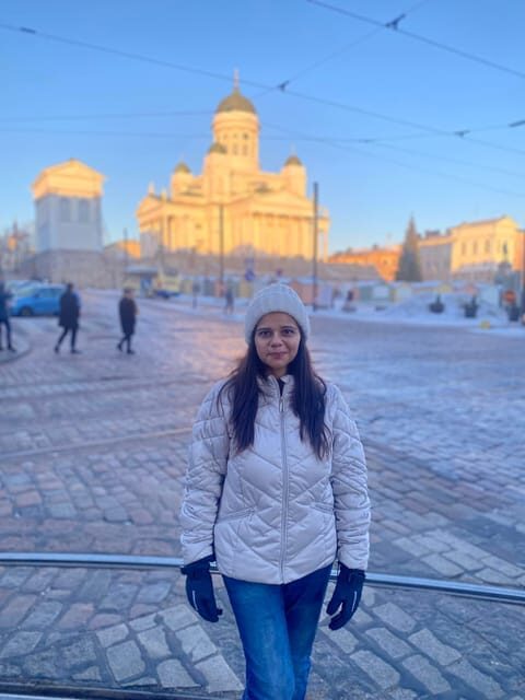 Helsinki: Guided Walking Tour with Local Guide - Market Square: snacks, stalls, and how locals actually spend the hour