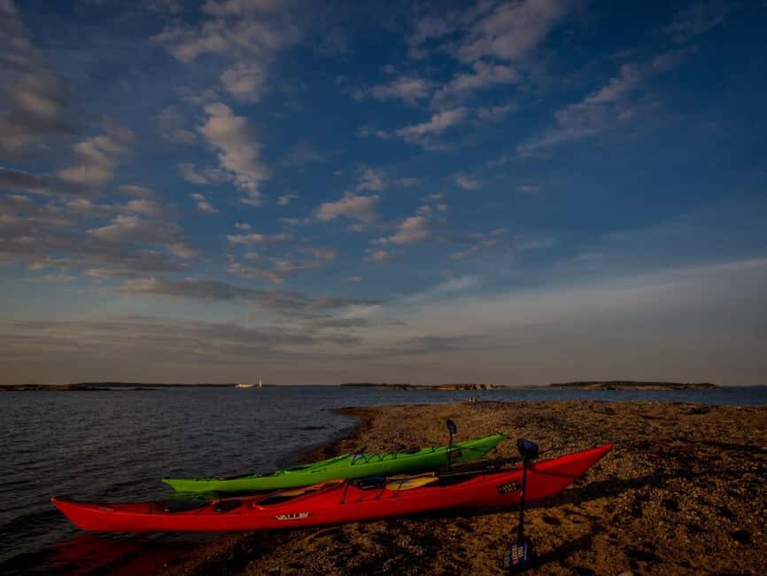 Helsinki: Midnight Sun Kayaking Tour with Campfire - The Second Paddle Stretch: Watching the Light Shift as You Return