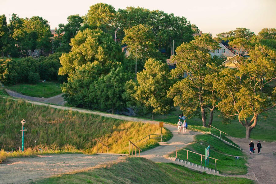 Helsinki: Suomenlinna and Lonna Hop-on Hop-off Cruise - Staying Onboard: A Round-trip Option for Pure Relaxation