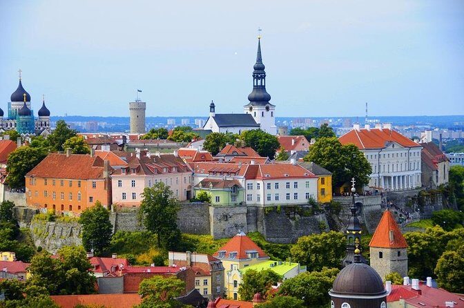 Helsinki to Tallinn Guided Tour -cruise ticket & pick up included - Tallinn Old Town Walking Tour: UNESCO Streets, Church Silhouettes, and Easy Explanations