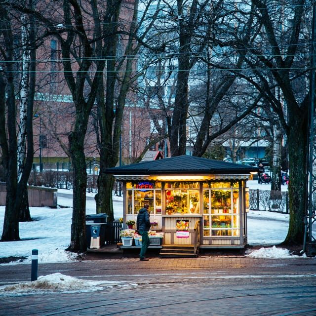 Helsinki: Tram Tour - Huvilakatu and Iso Roobertinkatu: street-level architecture you can actually spot