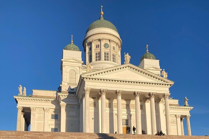Helsinki Walking Tour - Small Group - Saatytalo (House of the Estates): politics you can see