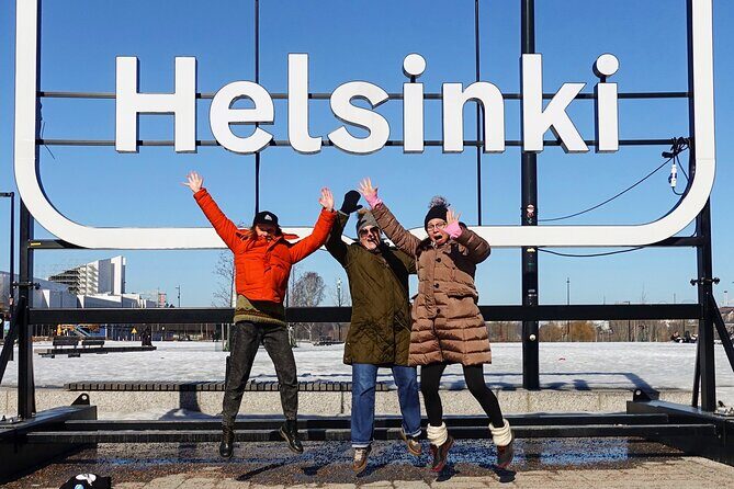Helsinki Walking Tour - Small Group - Getting oriented: Senate Square as Helsinki’s postcard with context