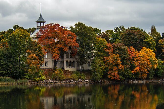 Helsinki walking tour with a city planner - City planner mindset: why this Helsinki walk feels different