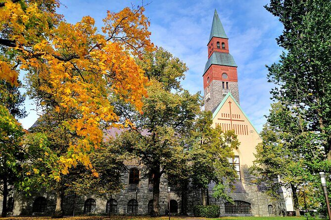 Helsinki walking tour with a city planner - What Emek’s tour style means for your experience