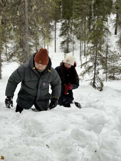 Korouoma Canyon Frozen Waterfalls Hike & Private Teepee BBQ - Up close with frozen ice: what to notice during the waterfalls stops
