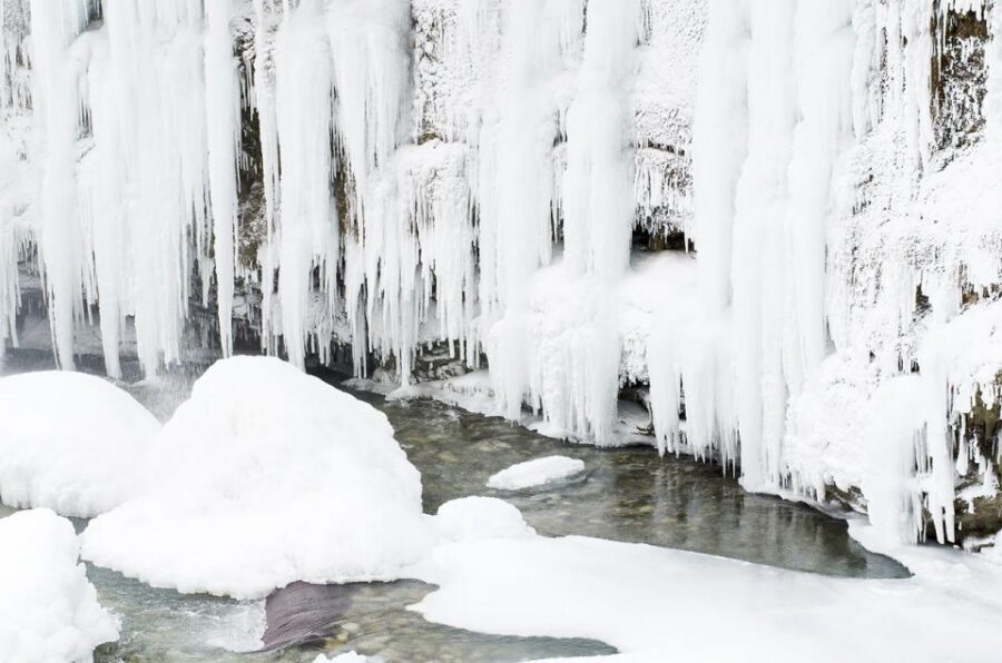Lapland: The Frozen Waterfalls of Korouoma Tour - Campfire lunch in the middle: warm food, Lappish comfort