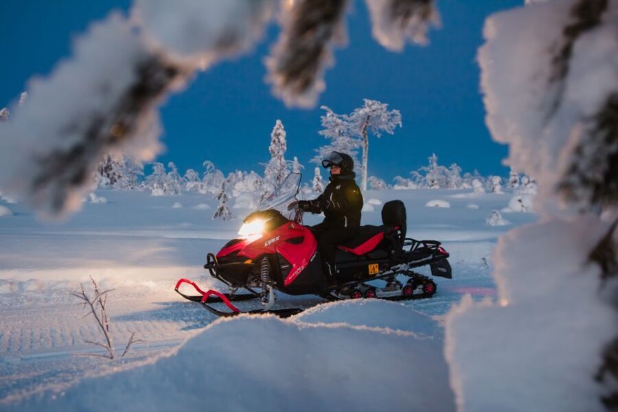 Levi: Evening Snowmobile Safari - Meeting in Levi: How Pickup and Timing Actually Affect Your Night