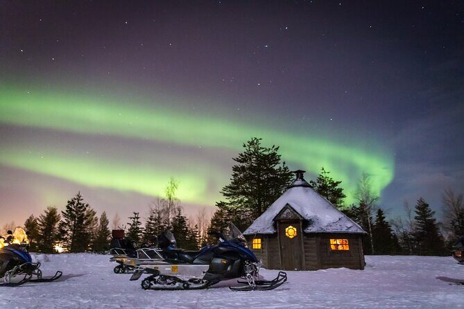 Levi Northern lights by snowmobile - Riding setup: shared snowmobiles, driver rules, and child seating