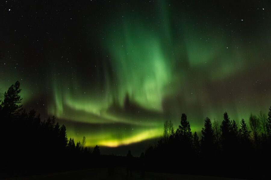 Levi: Northern Lights Hunting Photo Tour - Entering the Night in Levi: Meet, Warm Up, and Get Ready to Shoot