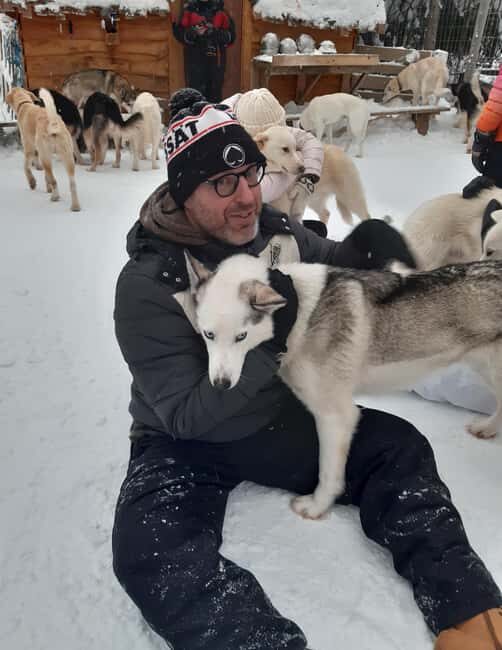 Levi: Self-Drive 2 KM Husky Sledding Experience - Back in the laavu: hot drinks, local snacks, and time to reset