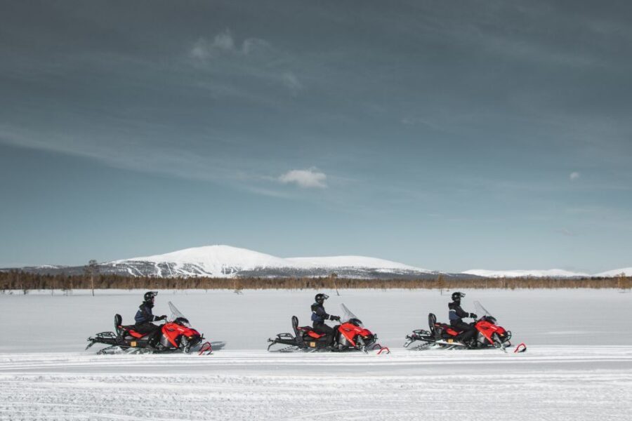 Levi: Snowmobile Safari with Ice Fishing and Outdoor Lunch - Guides matter: what good leadership looks like on this tour