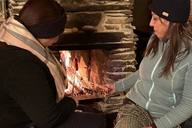 Northern Lights Adventure in the Wild with Campfire Treats - Timing That Keeps You Watching Past the Initial Peak