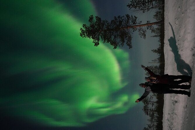 Northern Lights Hunting Photography Tour in Rovaniemi Finland - Group Size: Small Enough to Feel Personal, Big Enough to Run Smoothly