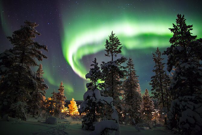 Northern Lights Hunting with Snowmobiles - Stops and Viewing Moments: Why the Timing Matters