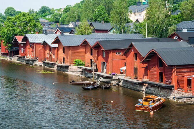 Porvoo All-Way Guided Sightseeing Tour from Helsinki - Holm House and the Porvoo Museum: Old Town Hall, Real Art Names