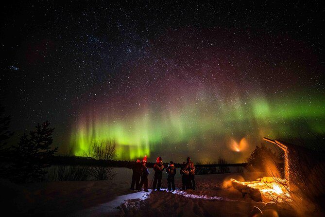 Private Northern Lights photography tour in Rovaniemi - What happens once you arrive: car down, foot on, lights ready