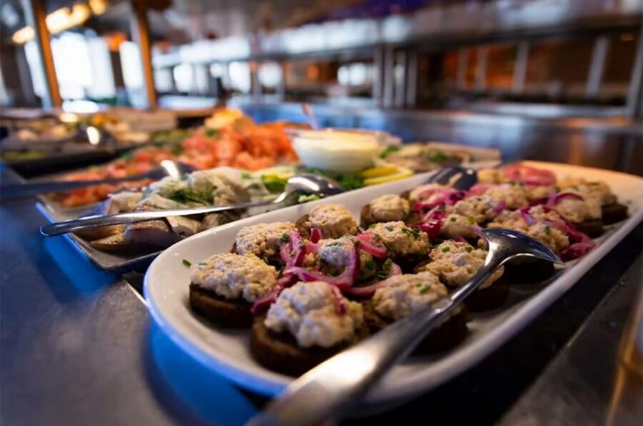Rovaniemi: Arctic Animals Sleigh Rides and Wildlife Zoo - Lappish buffet lunch in a forest: warmth, fuel, and real regional food