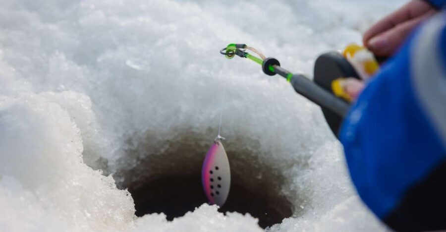 Rovaniemi: Arctic Circle Ice Fishing Experience - Meeting Points in Rovaniemi: Santa Claus Village or the City Office