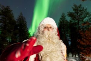 Rovaniemi: Genuine Aurora Hunting with Unlimited Pro Photos - Pickup, Timing, and What the 4–10 Hour Window Really Means
