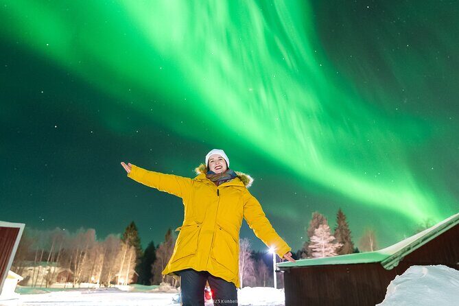 Rovaniemi: Genuine Aurora Hunting with Unlimited Pro Photos - Comfort in the Cold: Snacks, Hot Drinks, and the Pace of the Group