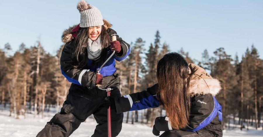 Rovaniemi: Ice Fishing Experience - How the Guide Teaches Ice Fishing (Including Thick-Ice Net Thinking)