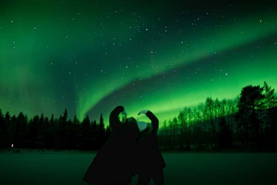 Rovaniemi: Northern Lights Photography Tour & BBQ - Leaving City Lights Behind: how this tour sets you up for aurora success