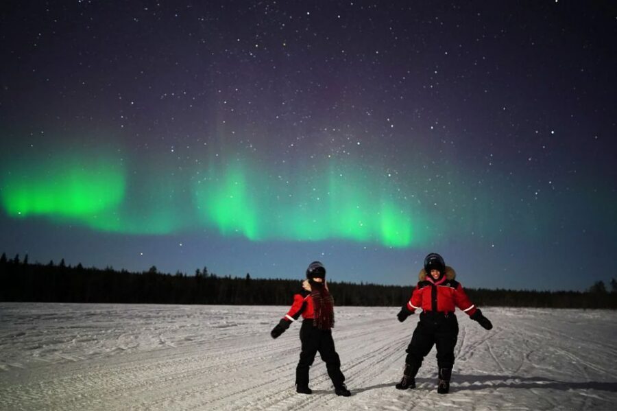 Rovaniemi: Northern Lights Sleigh Ride - Getting dressed for Lapland cold: the tour brings the essentials