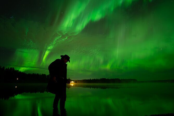 Rovaniemi: Northern Lights Small Group Money-Back Guarantee - Comfort and tech: WiFi, powerbank, and a photo system that actually helps