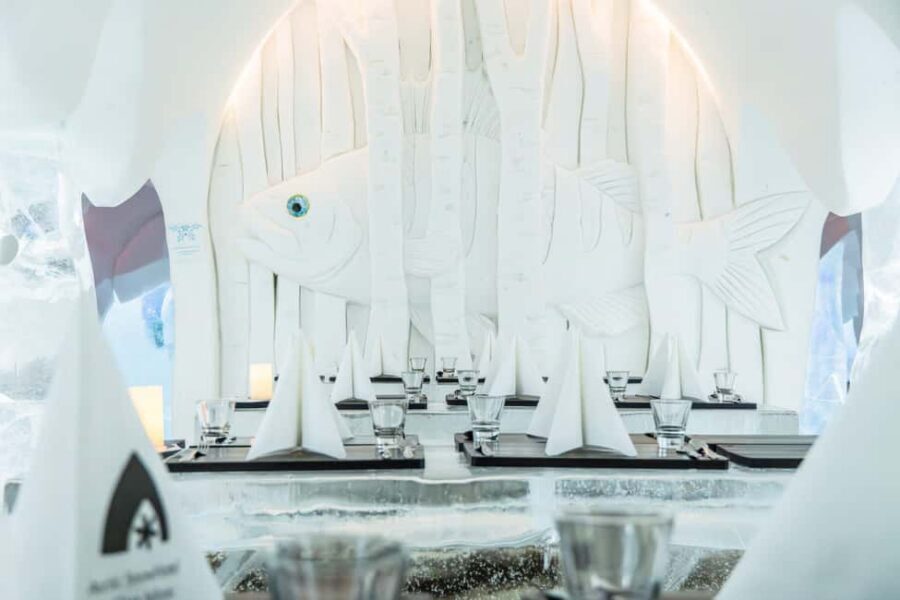 Rovaniemi: Snow Hotel Tour and Ice Restaurant Dinner - Comfort in sub-zero dining: what to wear and what to expect