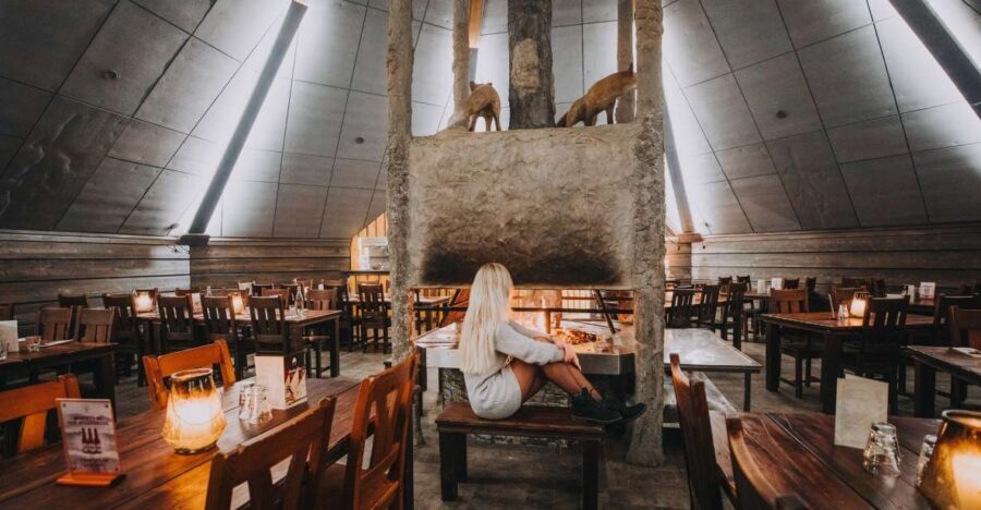Rovaniemi: Snow Hotel Tour with Food by the Fire - Glow-fried salmon and a 3-course Kota dinner by the open fire