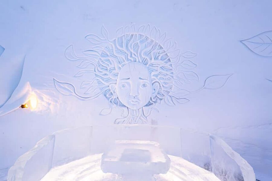 Rovaniemi: Snowman World Entrance Ticket - Ice Bar and Snow Restaurant: Cold Ambience, Warm Attitude