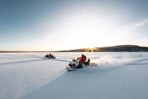 Rovaniemi: Snowmobile and Ice Fishing Adventure with Lunch - From Safartica Office to the Wilderness: How the 5-Hour Flow Feels