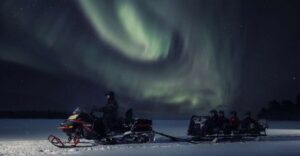 Ruka: Starlight sledging to search for Northern Lights - Where the timing really matters: pick-up windows and the 19.45 start