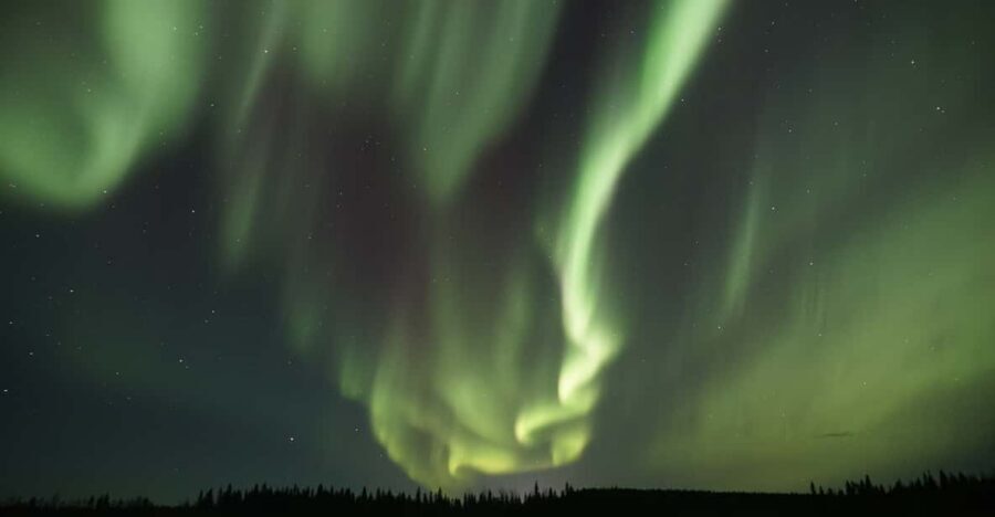 Saariselkä: Aurora Photo Tour by Car with Transfer & Drinks - Getting Warm Fast: Hotel Transfer and Included Clothes